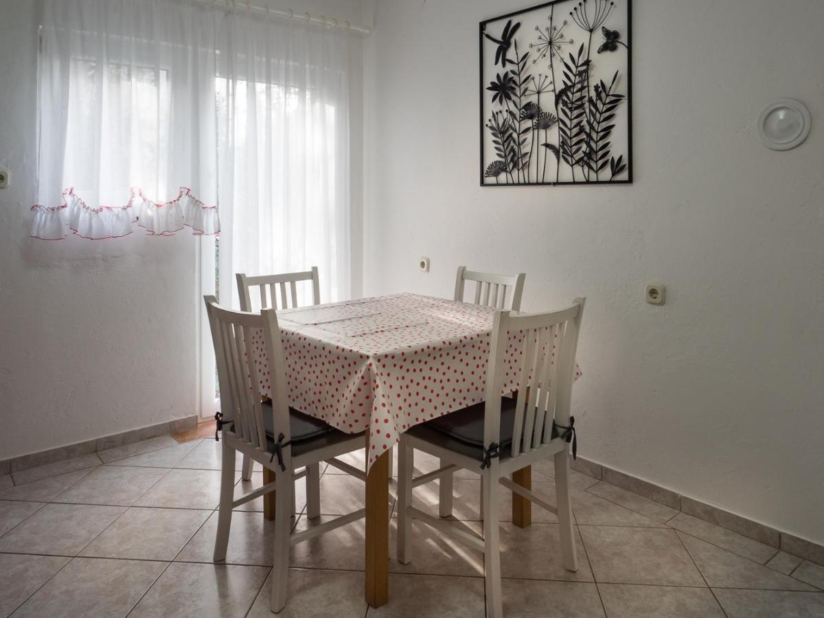 Apartments Summer Bloom Krk Town Bagian luar foto