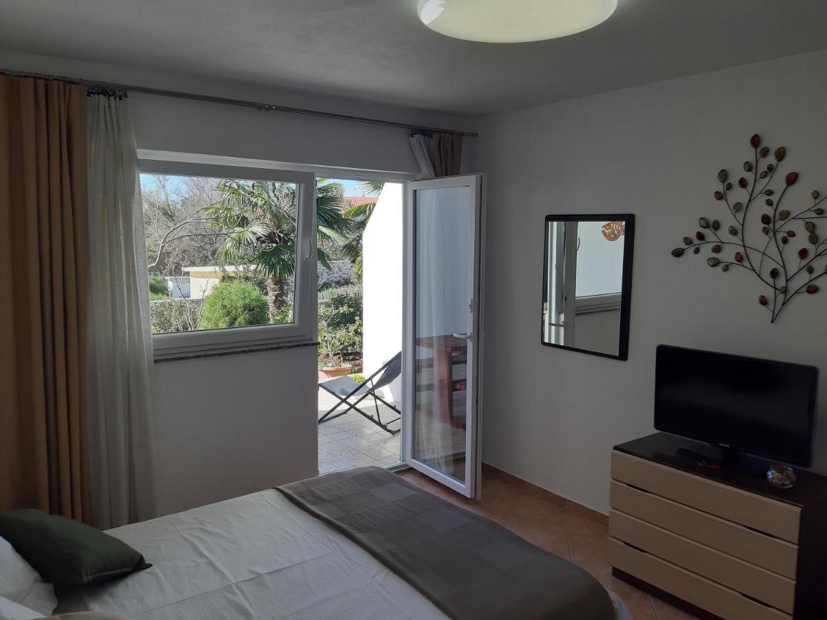 Apartments Summer Bloom Krk Town Bagian luar foto