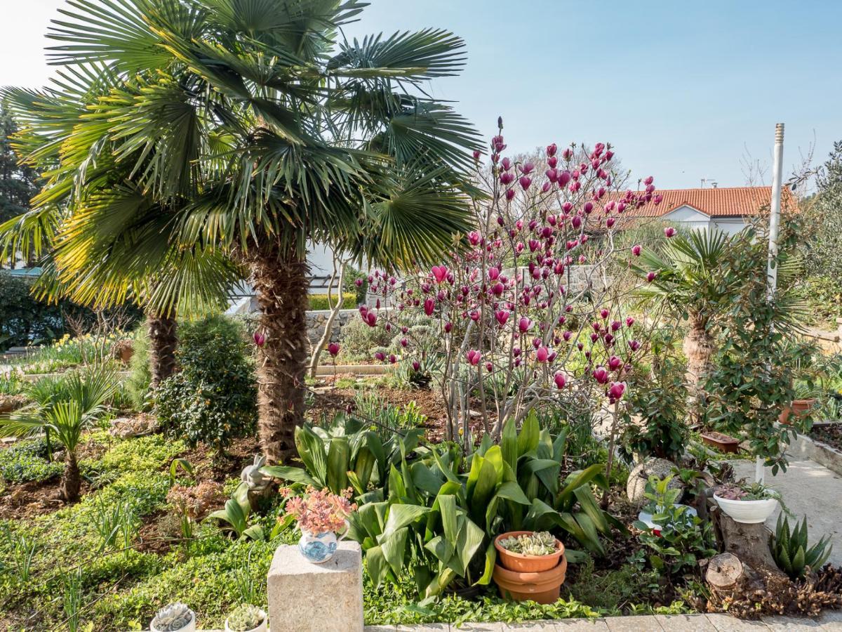 Apartments Summer Bloom Krk Town Bagian luar foto