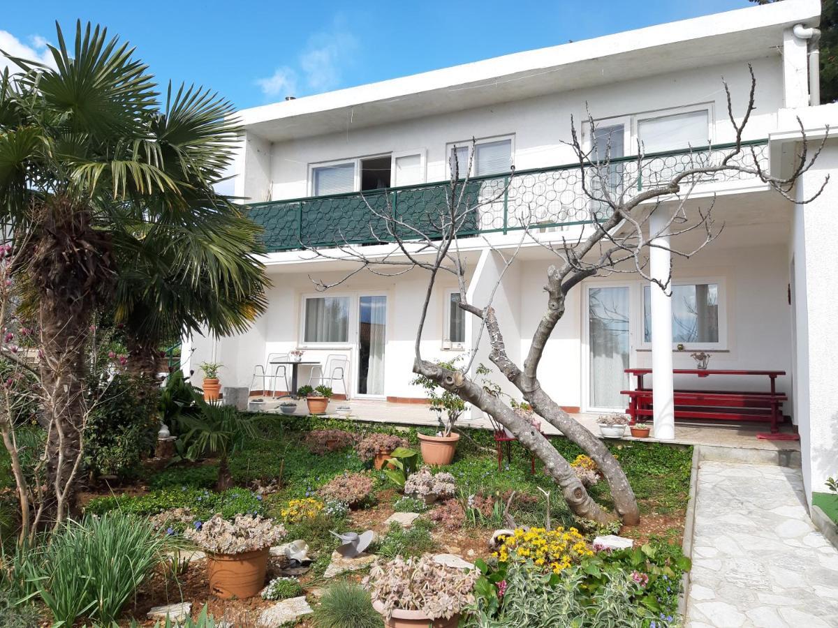 Apartments Summer Bloom Krk Town Bagian luar foto