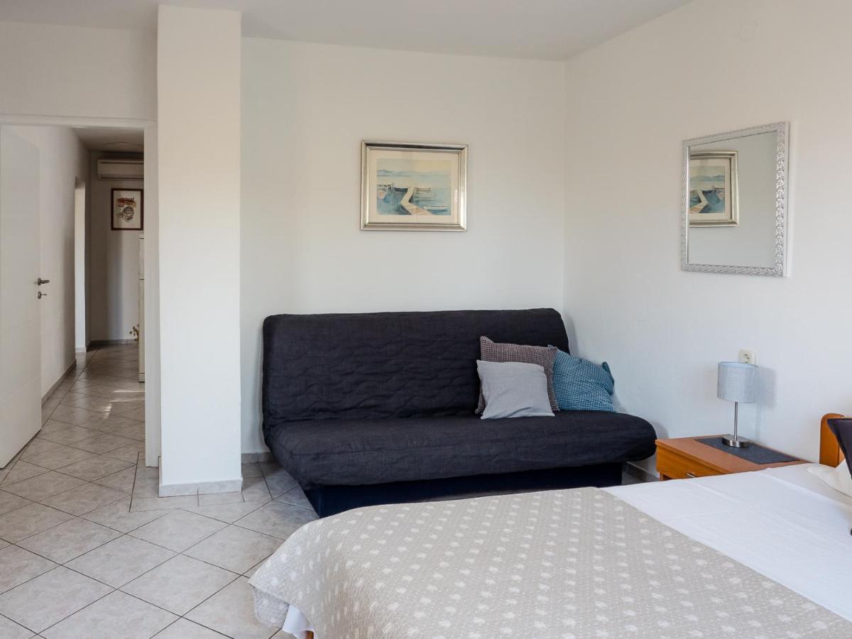 Apartments Summer Bloom Krk Town Bagian luar foto