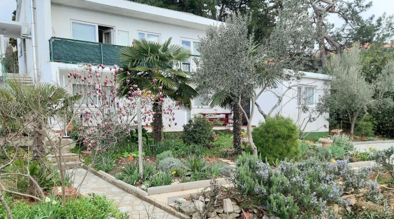 Apartments Summer Bloom Krk Town Bagian luar foto