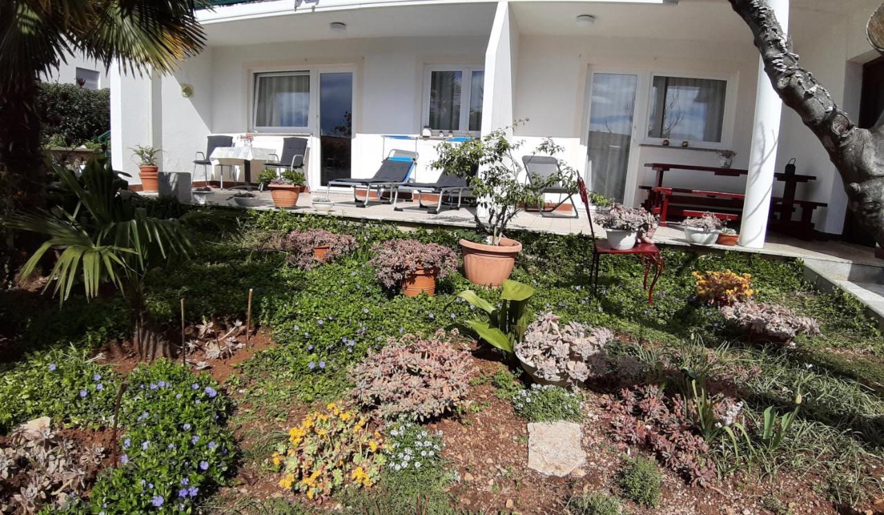 Apartments Summer Bloom Krk Town Bagian luar foto